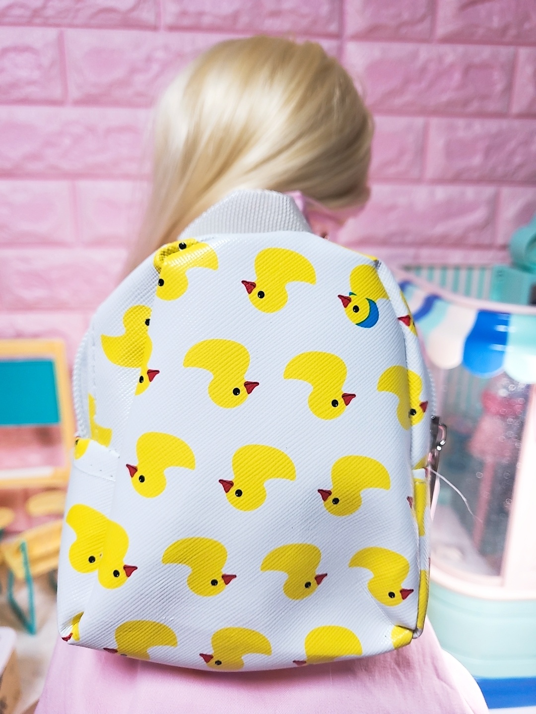 꽥꽥🦆🦆베이비돌,도리스돌 사이즈의 가방♡
그냥 보조가방처럼 들고다녀두 되지요👍