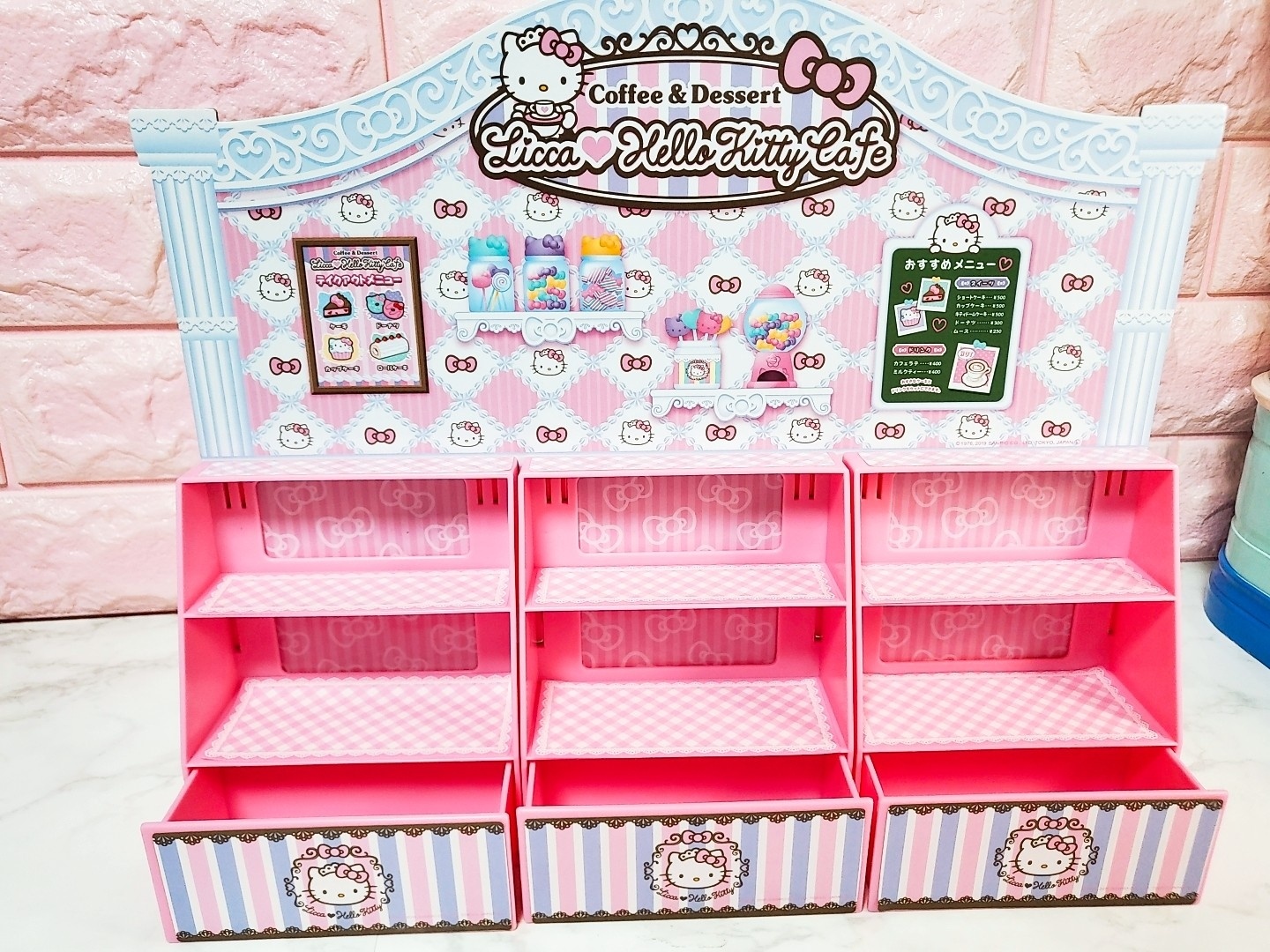 이제는 재입고가 불가하다는 상품이 되어버린 리카짱헬로키티스윗카페🎀
오픈하자마자 손님들이 꽉 차네요👍