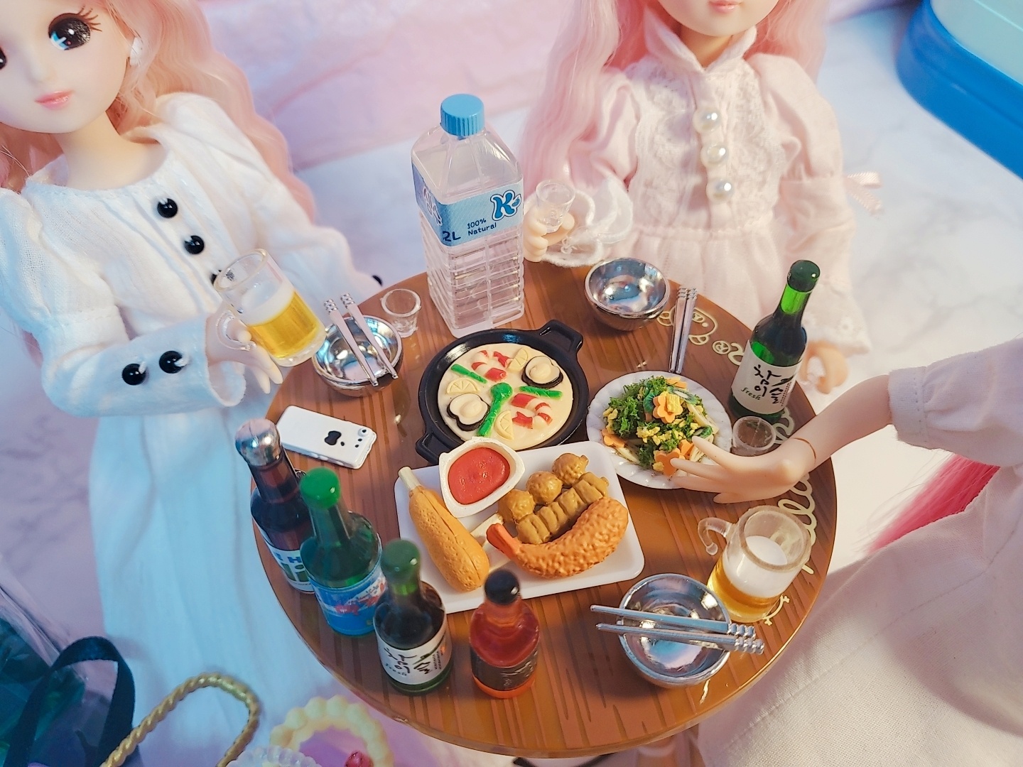 우리끼리포장마차술판👍👍
포장마차의자와 테이블세팅 술을 짝으로 마실기세네^^
