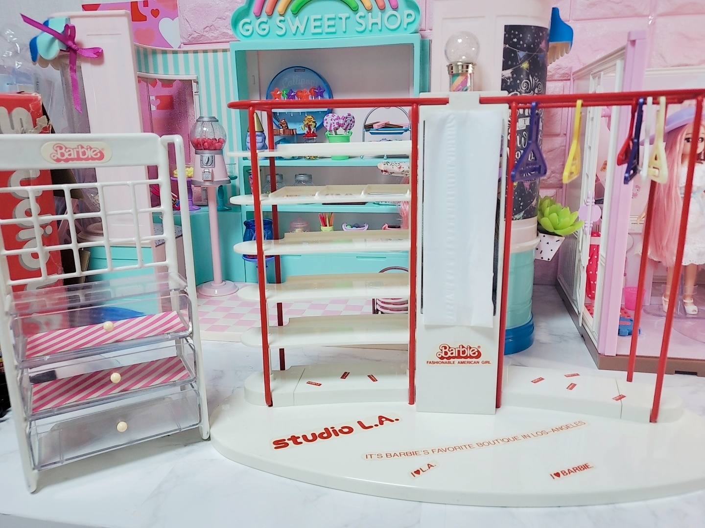 새로운 옷가게 studioL.A를 오픈준비중입니다^^
일본판barbie 완구♡
레트로느낌 물씬♡