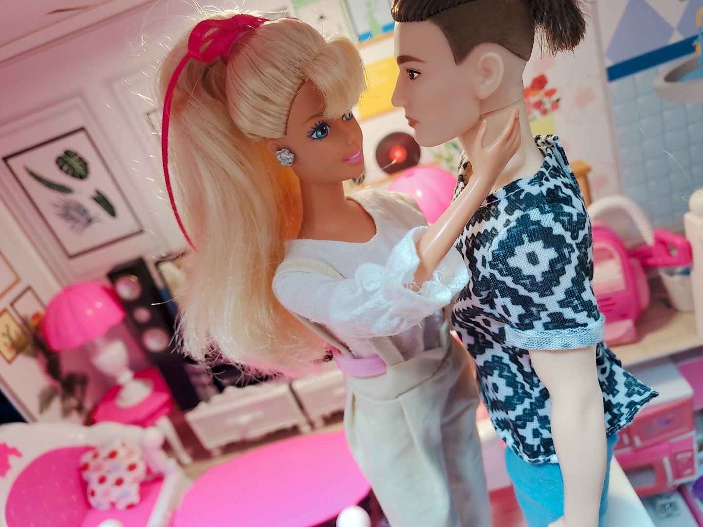아니 위층이고 아래층이고 왜케 불타올라?
너희 증말 너무 꽁냥꽁냥인거 아니니?!