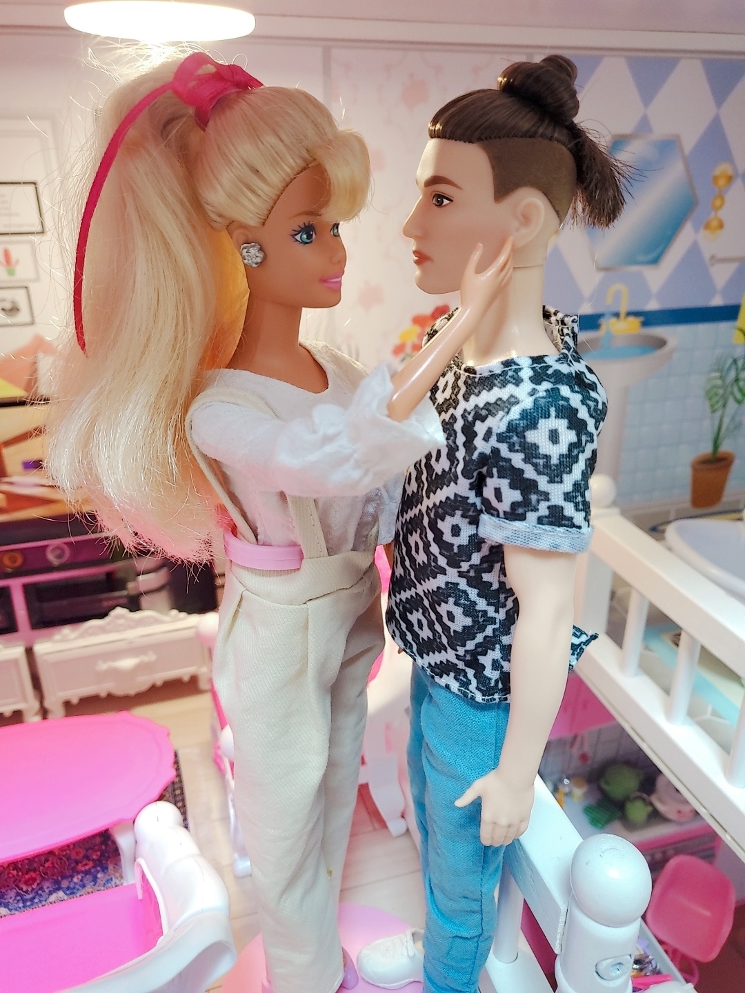 아니 위층이고 아래층이고 왜케 불타올라?
너희 증말 너무 꽁냥꽁냥인거 아니니?!