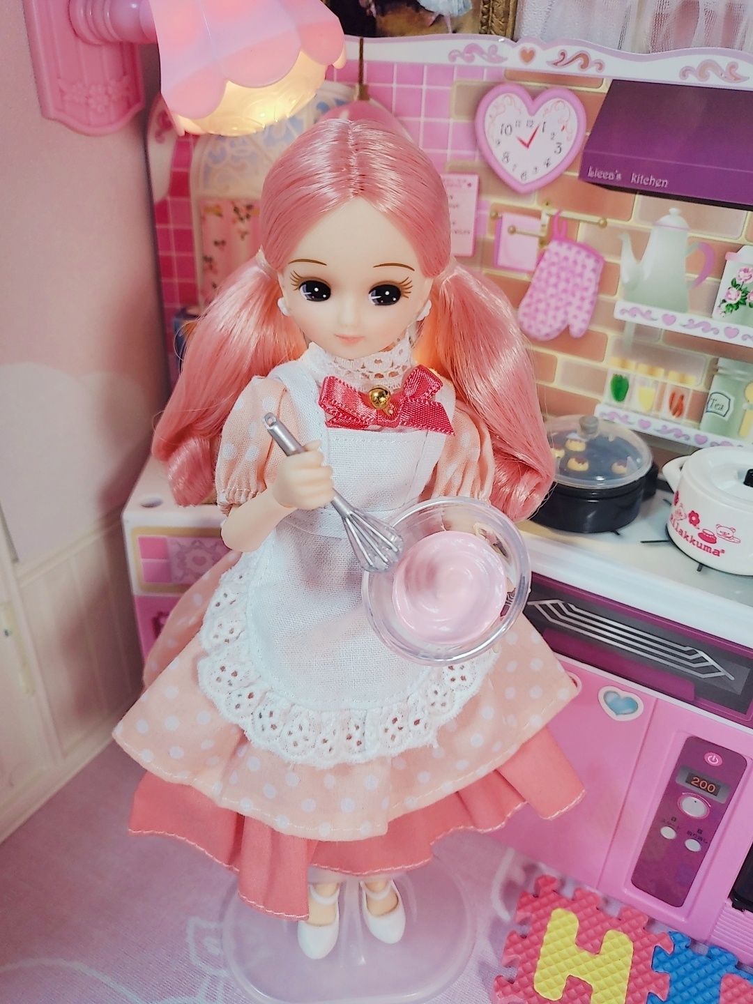 오늘은 핑쿠한 식사를 가져볼거예요❤
요리를 시작합시당❤❤❤
싱크대는 소리도 난답니다♡