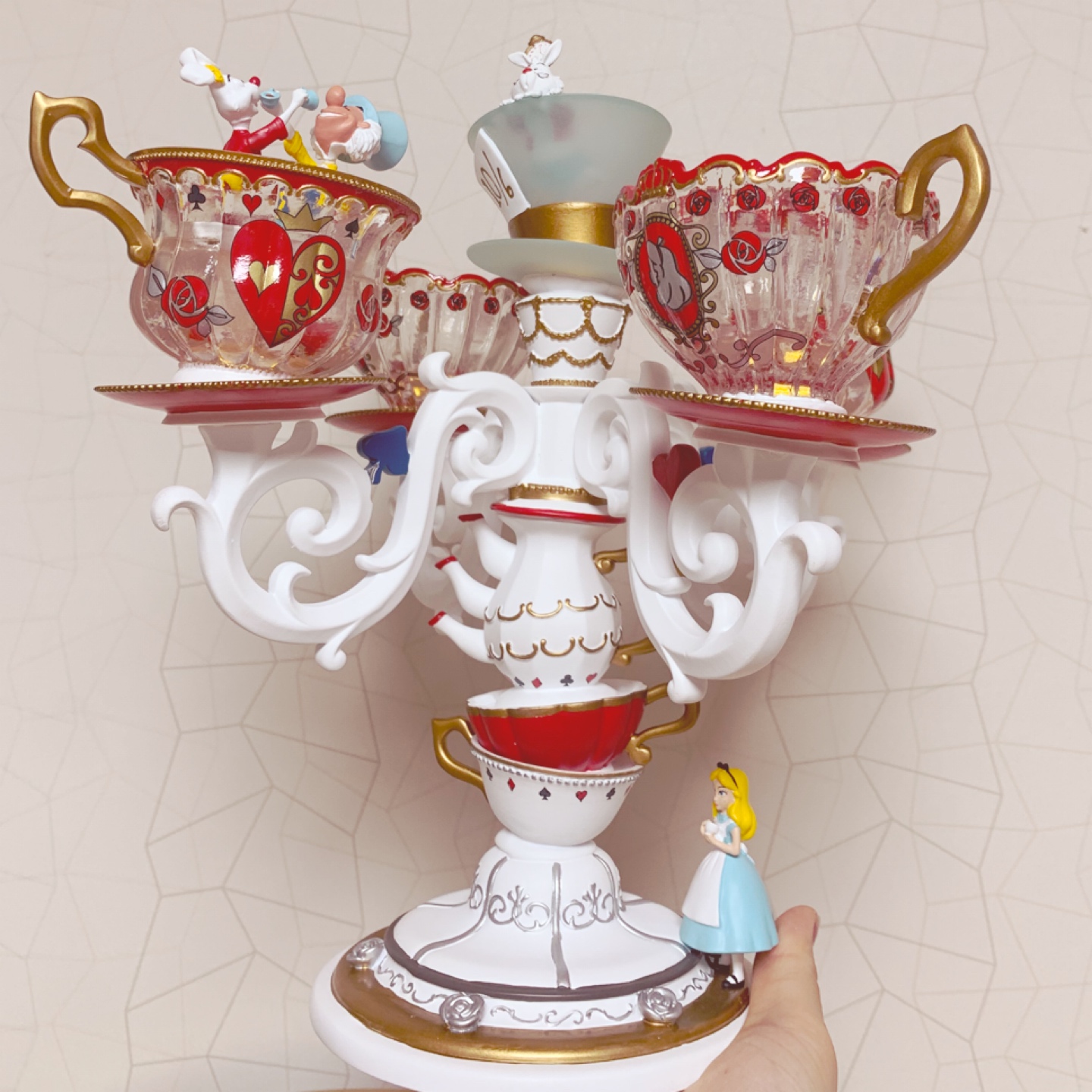 Alice tea party