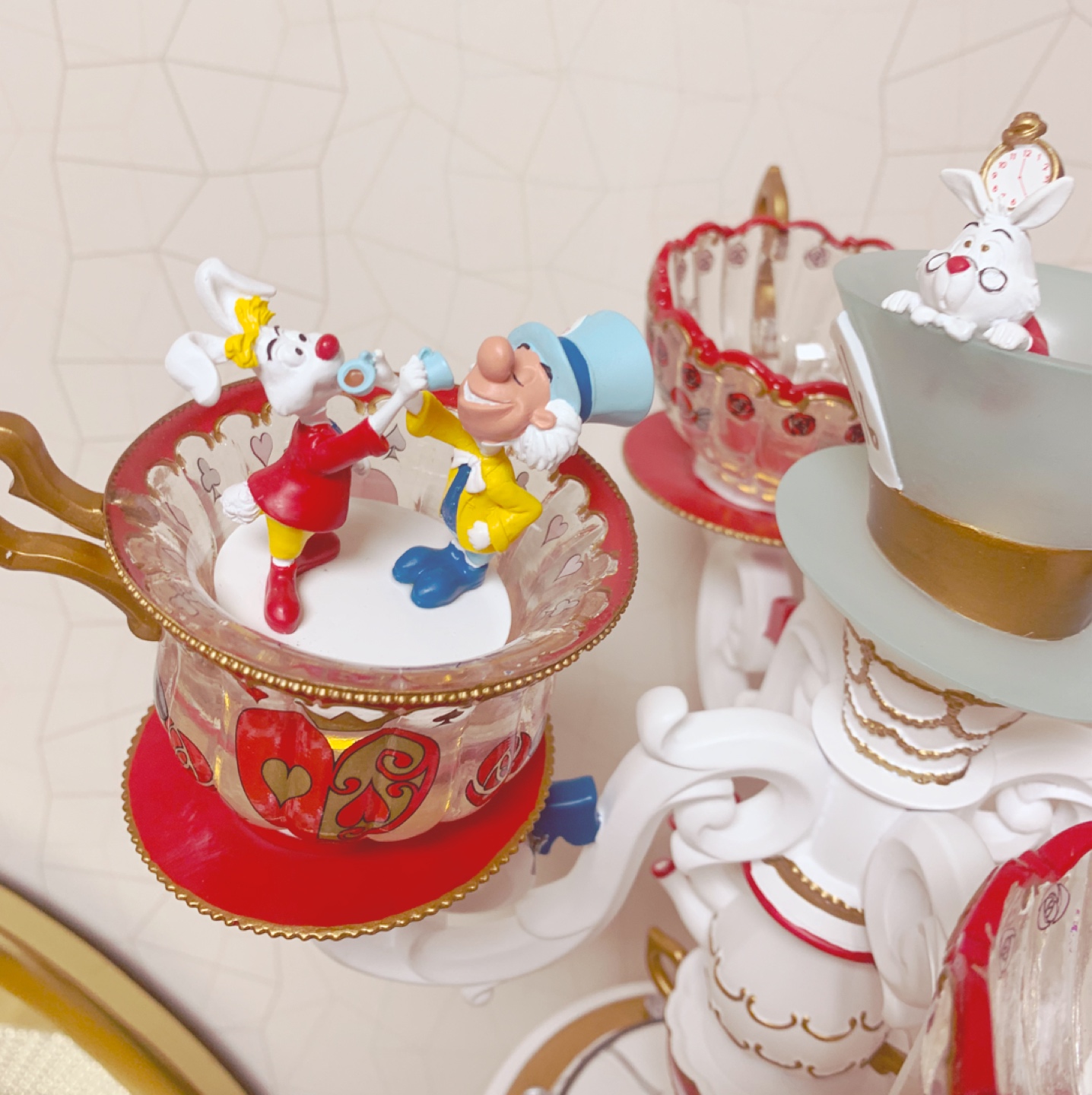 Alice tea party