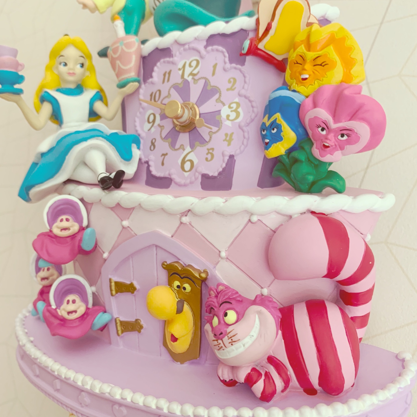 Alice clock wall