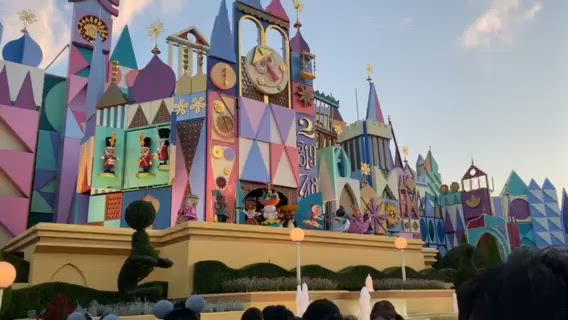 It’s a small world 🌎