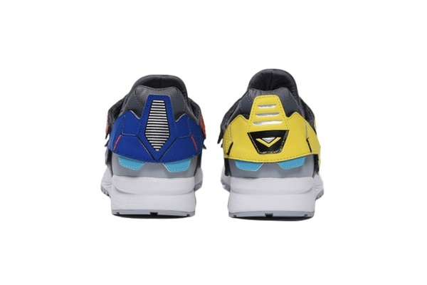 트랜스포머 X ASICS 콜라보 스니커 발매 예정